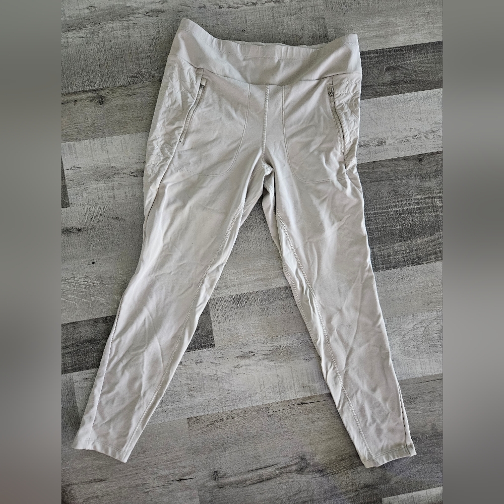 Athleta Peak Hybrid Fleece Tights in Light Grey